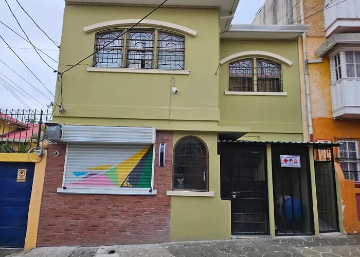 Hostel La Cali Inn